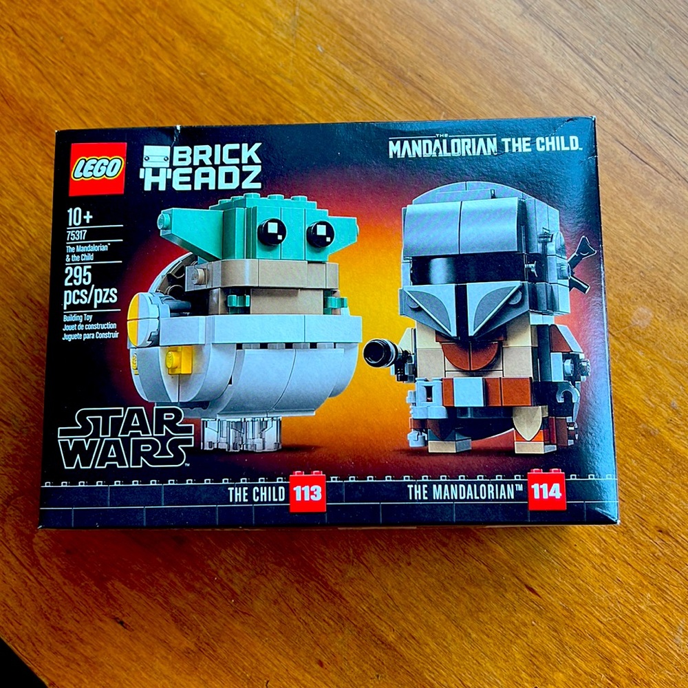 Mandalorian and Child Legos